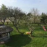 Rybakowka Nad Jeziorem Wicko Farma *