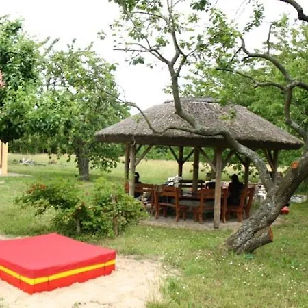 Rybakowka Nad Jeziorem Wicko Séjour à la ferme Jezierzany