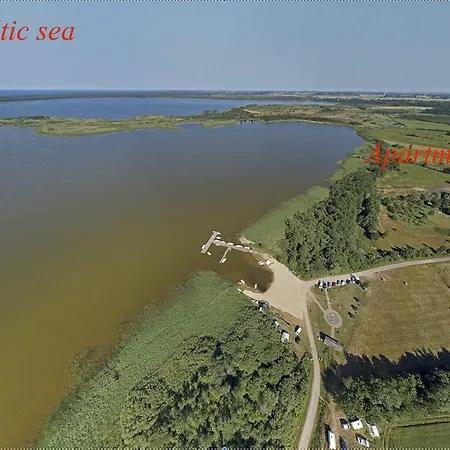 Rybakówka Nad Jeziorem Wicko * Jezierzany